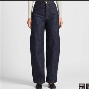 Uniqlo U dark wash curved wide leg jeans size 28